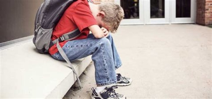 11-year-old boy rings neighbor’s doorbell searching for friends after being bullied