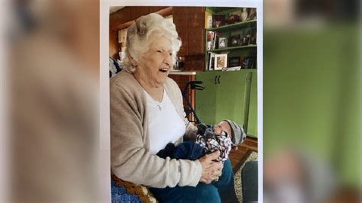 63-year-old is celebrated as “world’s most beautiful grandmother” – but now look when she turns around