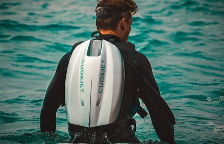 Aquatic Jetpack Propels You 30-Ft. Above Water