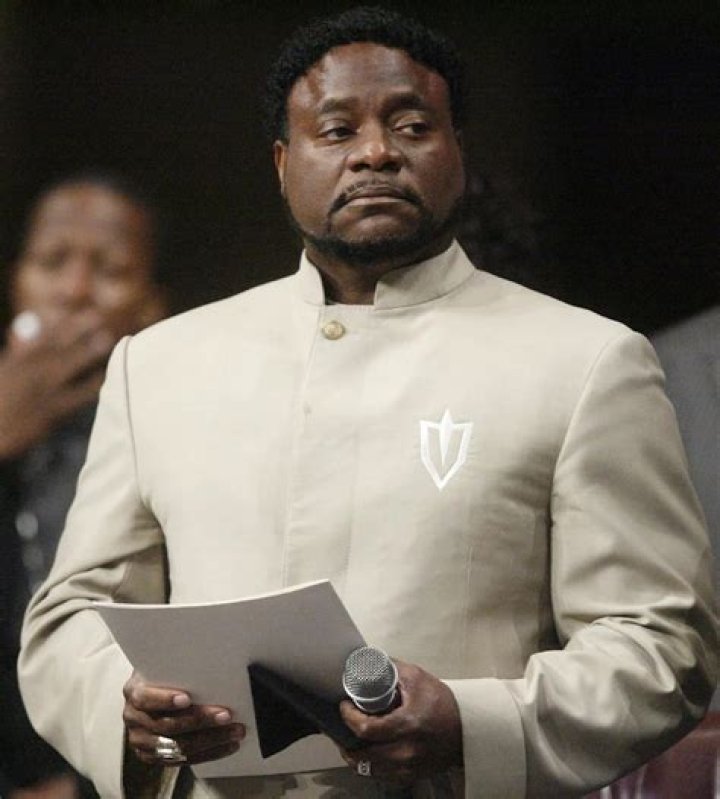 Eddie Long, Megachurch Pastor Embroiled in Scandal, Dies
