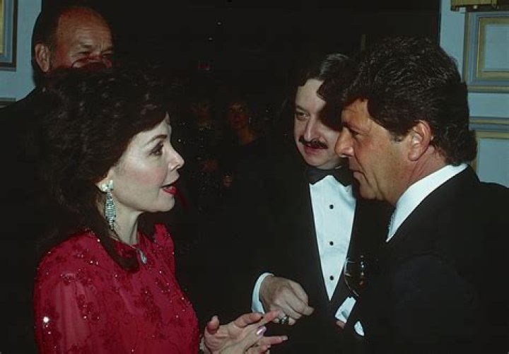 Former teen idol Frankie Avalon has a surprising number of children – can you guess how many?