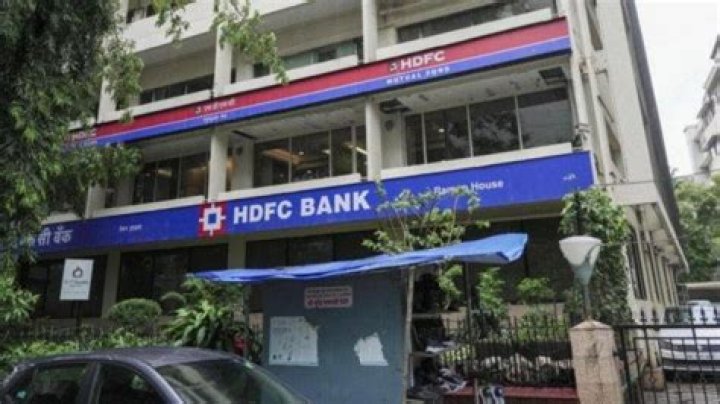 HDFC Bank becomes third Indian company to cross Rs 7 trillion market cap after RIL and TCS – India TV