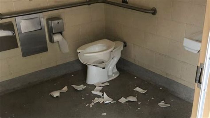 ITD closes rest area near Hagerman after vandals target bathroom