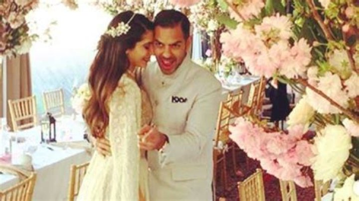 Karisma Kapoor’s ex-husband Sunjay Kapur celebrate first wedding anniversary with Priya Sachdev – India TV