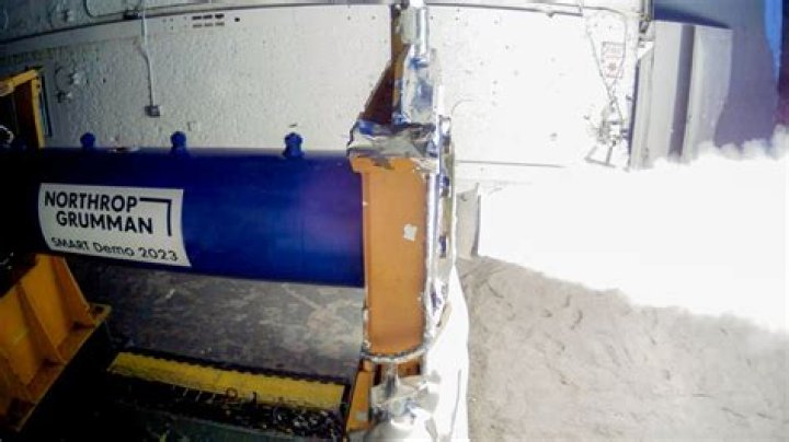 Northrop Grumman tests new solid rocket motor technologies