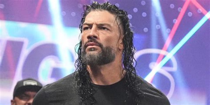 Roman Reigns Reacts To Young Fan Demanding To Be Acknowledged
