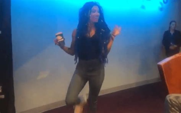 Sasha Banks Debuts New Look