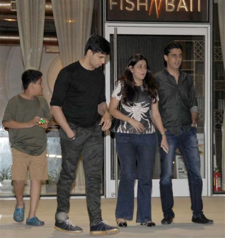 Sidharth Malhotra spends quality time with his family, see pics