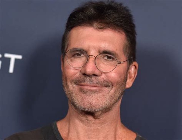 Simon Cowell’s new look leaves fans shocked: “What happened to your face?”